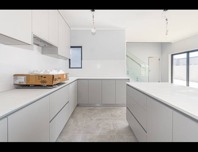 4 BEDROOM FREEHOLD FOR SALE IN PARKLANDS NORTH